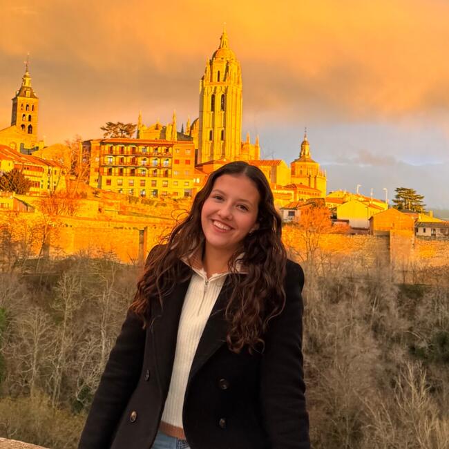 Chůva v Praha: Laura