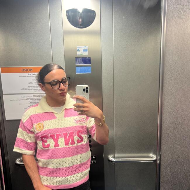 Babysitter in Les Mages: Fadil