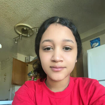 Babysitter in Tukwila: Genesis Lizeth