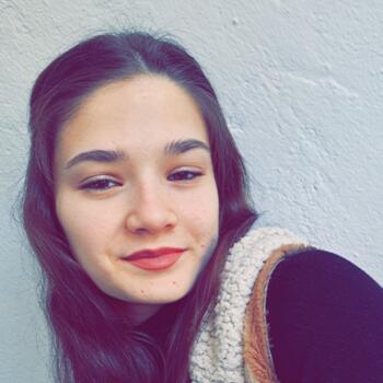 Babysitter in Vinerea: Dina