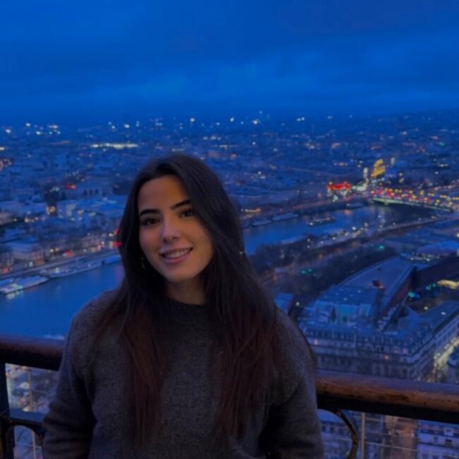 Babysitter in Mataró: Julia