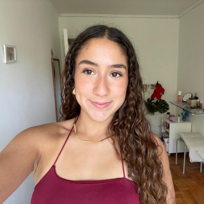 Babysitter in Providencia: Isabel