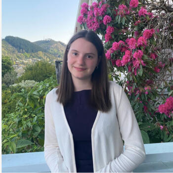 Babysitter in Nelson: Anna