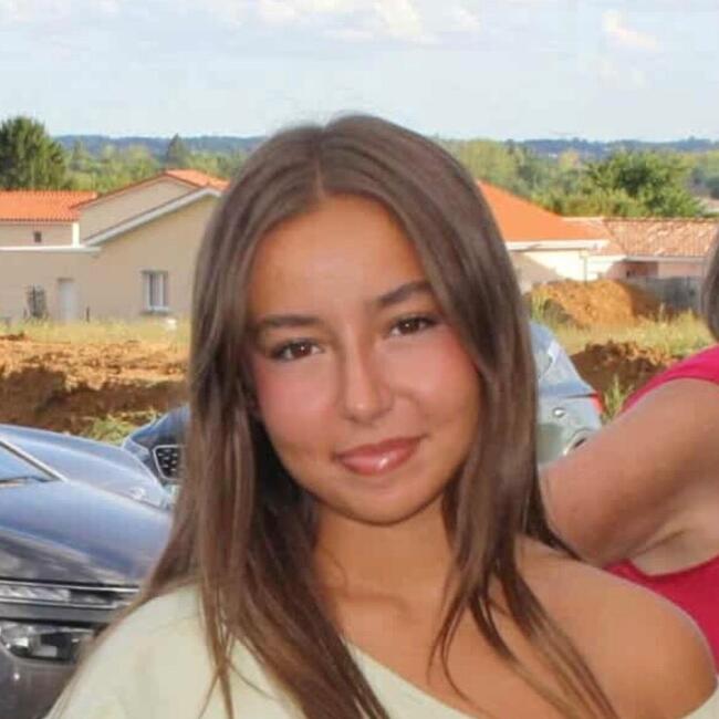 Babysitter in Charnay-lès-Mâcon: Lina