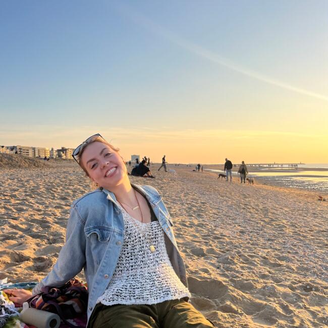 Babysitter in The Hague: Mia