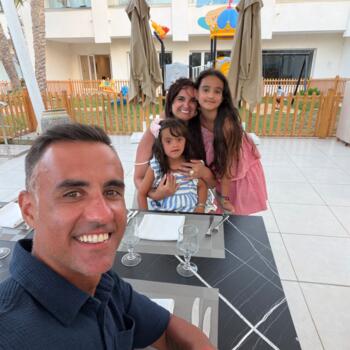 Babysitting job in Ermesinde: babysitting job Leonel