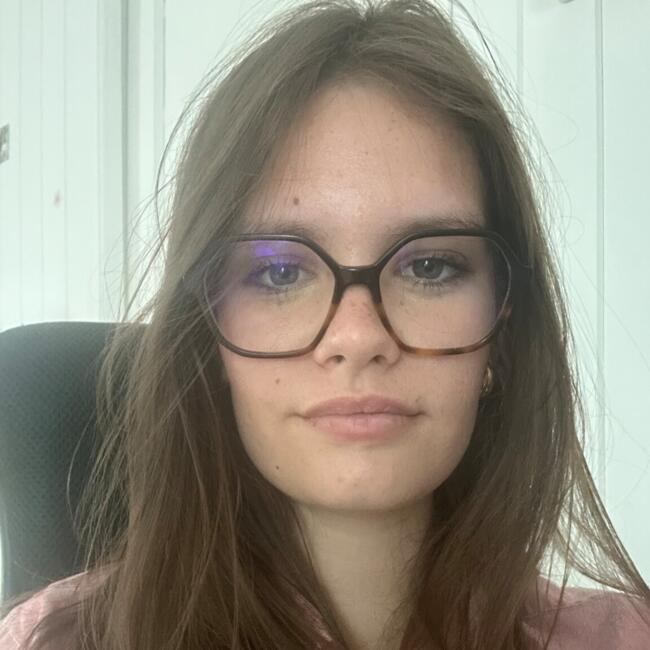 Babysitter in Comines: Manon
