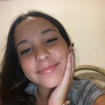 Babysitter in Resende: Larissa