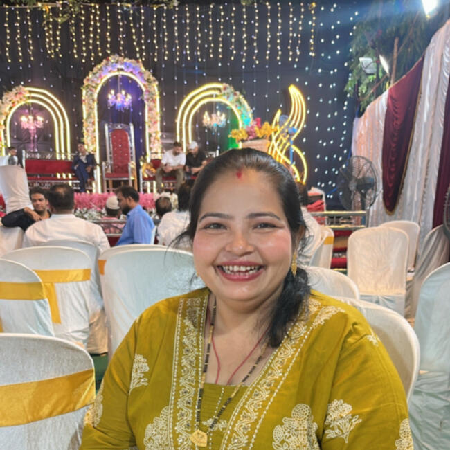 बम्बई में आया: Laxmi