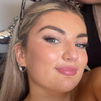 Baby-sitter in Palmerston North: Sophie