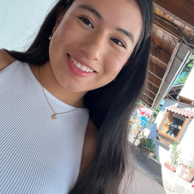 Babysitter in Sydney: Kiara