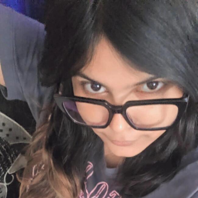 दिल्ली में बेबीसिटर: Anamika