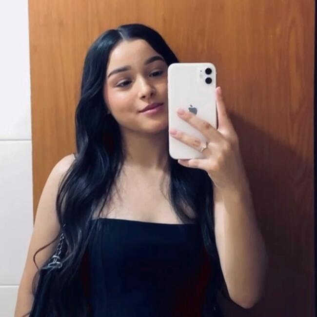 Babysitter in Betim: Leticia