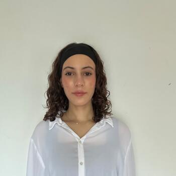 Babysitter Villeneuve-sur-Auvers: Eden