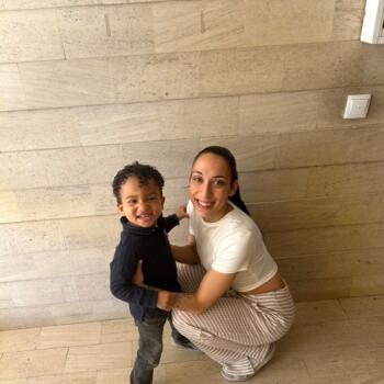 Babysitter Almada: Lara