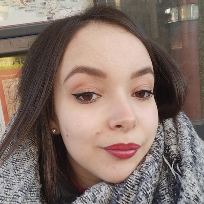 Babysitter in Tours: Angela