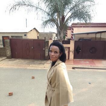Nanny in Roodeplaat: Nthabiseng