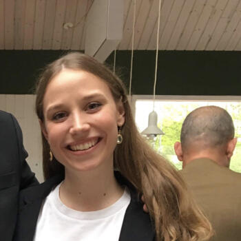 Babysitter København: Clara Pi Due