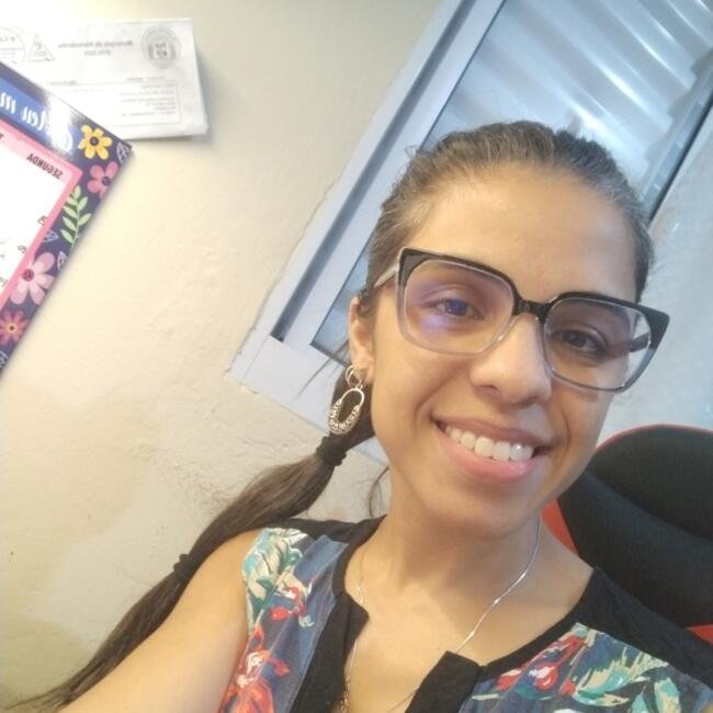 Emprego de babá em Hortolândia: Juliana