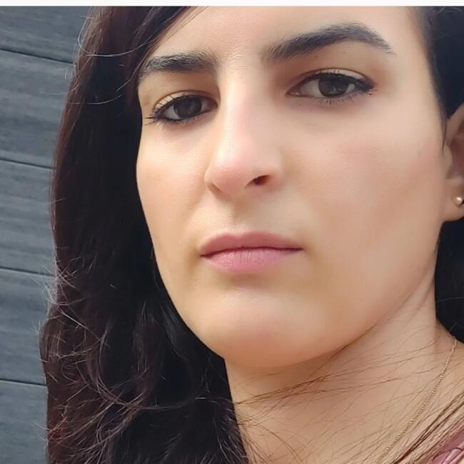 Babysitter in Lardy: Fazia