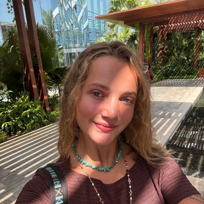 Babysitter in Dubai: Nicole