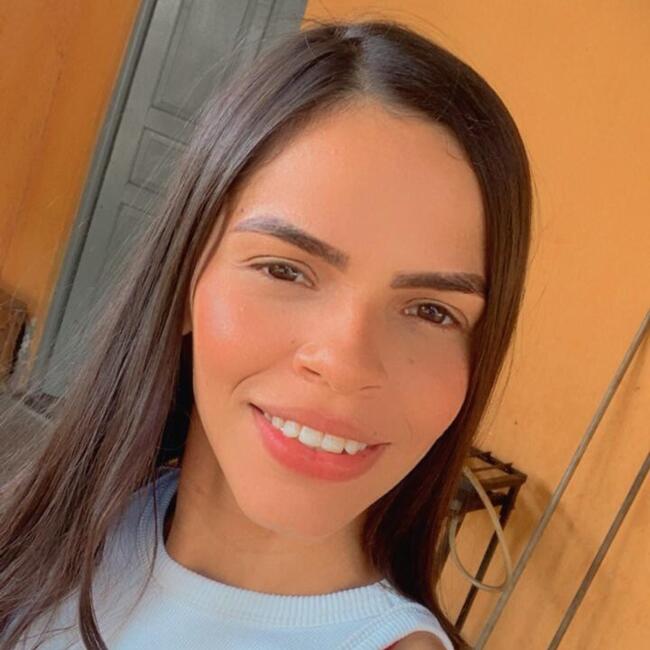 Babysitter in Governador Valadares: Debora Humberto