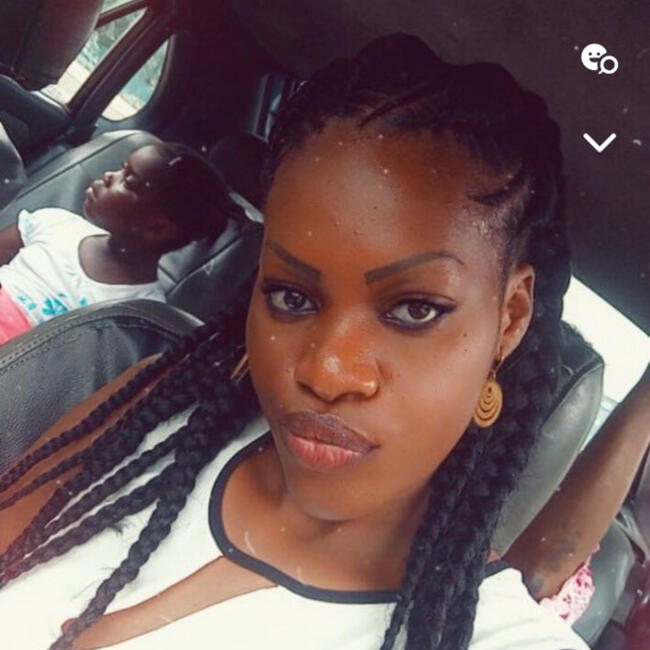 جليسة أطفال في الهراويين: Fleur