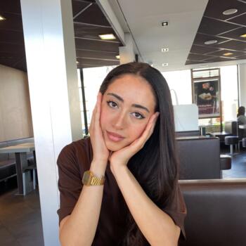 Baby-sitter in Châteauroux: Salwa