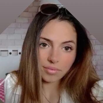 Babysitter in Quesnoy-sur-Deûle: Manon