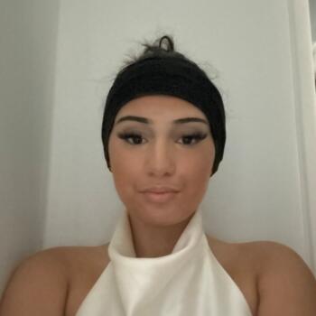 Babysitter in Paris: Naila