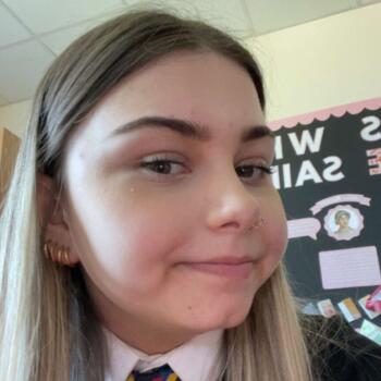 Babysitter in Dunfermline: Layla