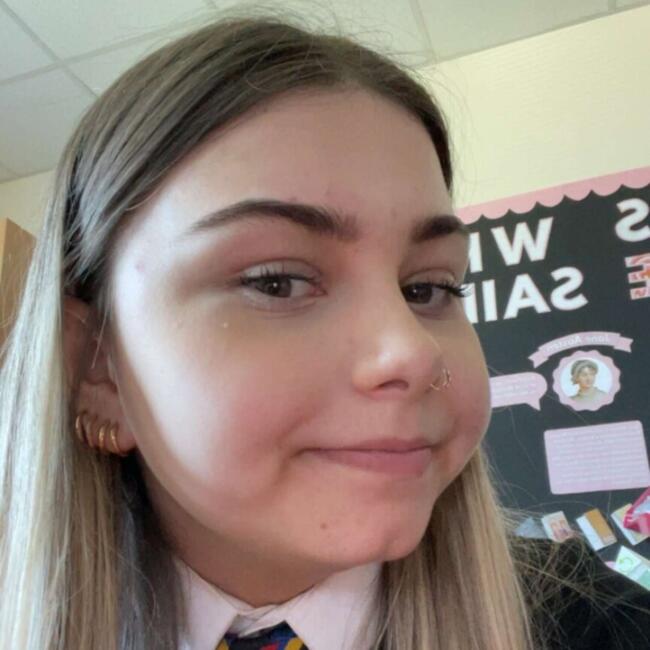 Babysitter in Dunfermline: Layla