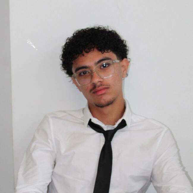 Babysitter in Paris: Yassine