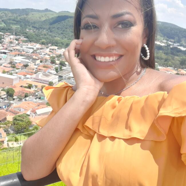 Babysitter in Praia Grande: Fabíula