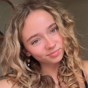 Babysitter in Port Lincoln: Maya