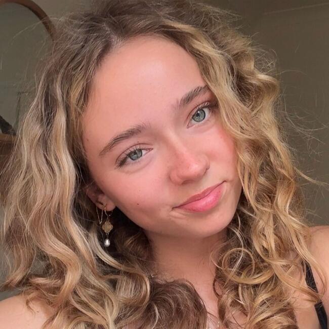 Babysitter in Port Lincoln: Maya