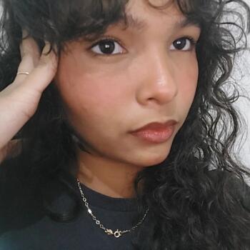 Babysitter Manaus: Maria