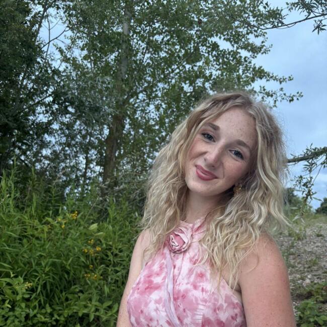 Babysitter in Hondouville: Melyssa