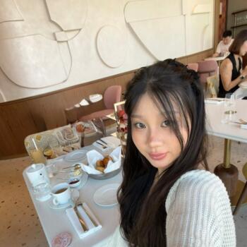 Babysitter in Singapore: Nicole