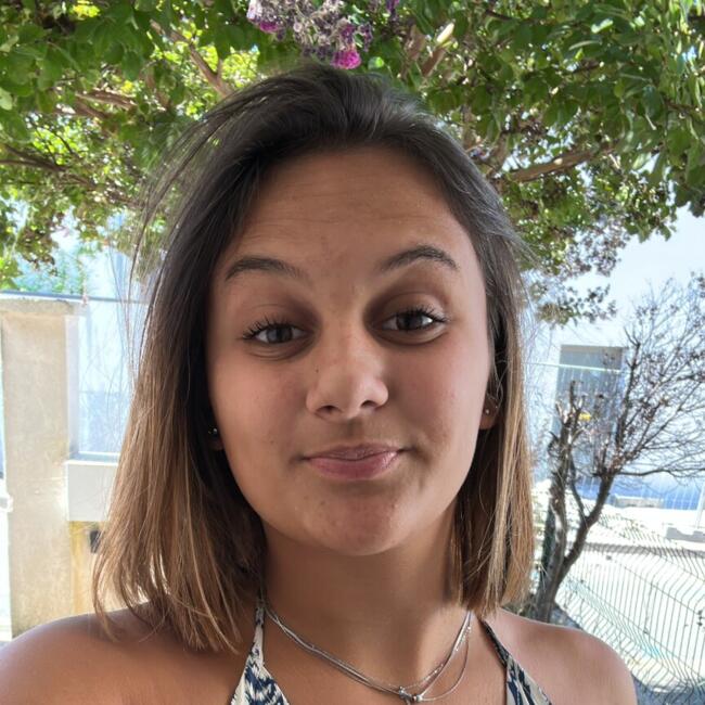 Babysitter in Saint-Aubin-le-Cloud: Emi