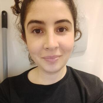 Babysitter in Saint-Jean-de-la-Ruelle: Diya