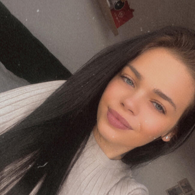 Babysitter in Brassac-les-Mines: Alexia