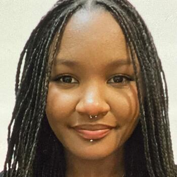 Babysitter in Almaty: Thandeka