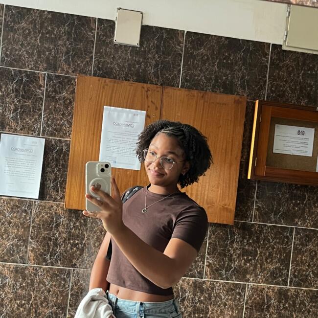 Babysitter em Amora: Bruna