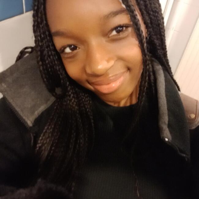 Babysitter in Clichy: Sarah