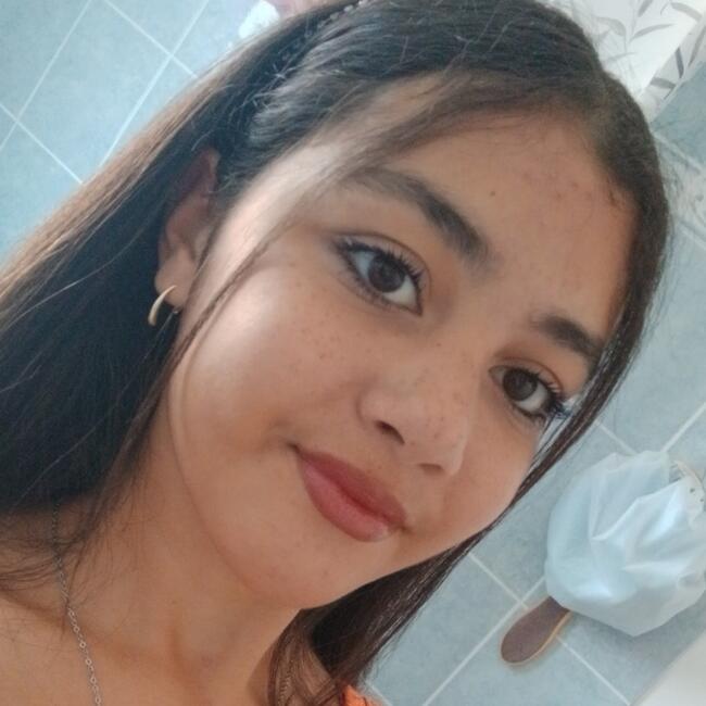 Babysitter in Saint-Maixent-l'École: Vanina