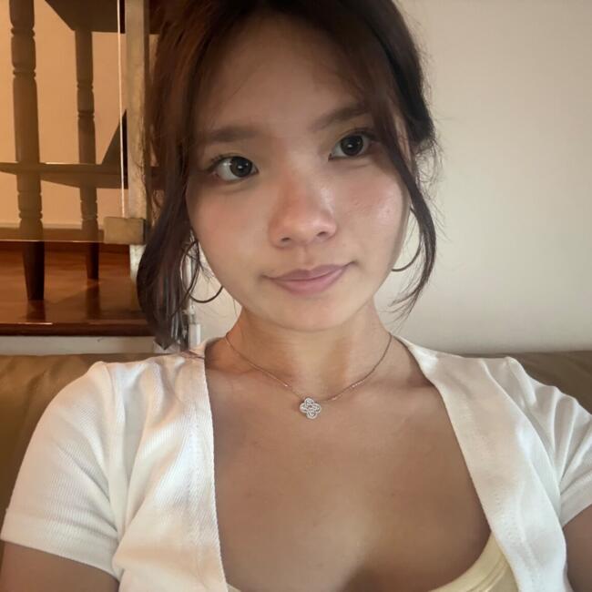 Babysitter in Singapore: Chee