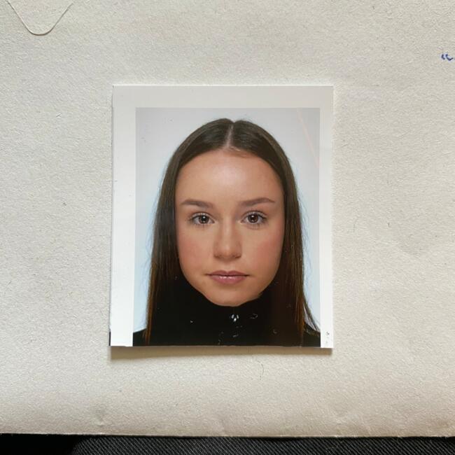 Babysitter in Saint-Germain-en-Laye: Flora