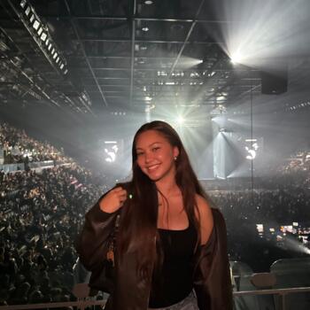 Babysitter Auckland: Isabella