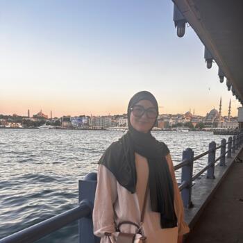 Babysitter in Reims: Zehra